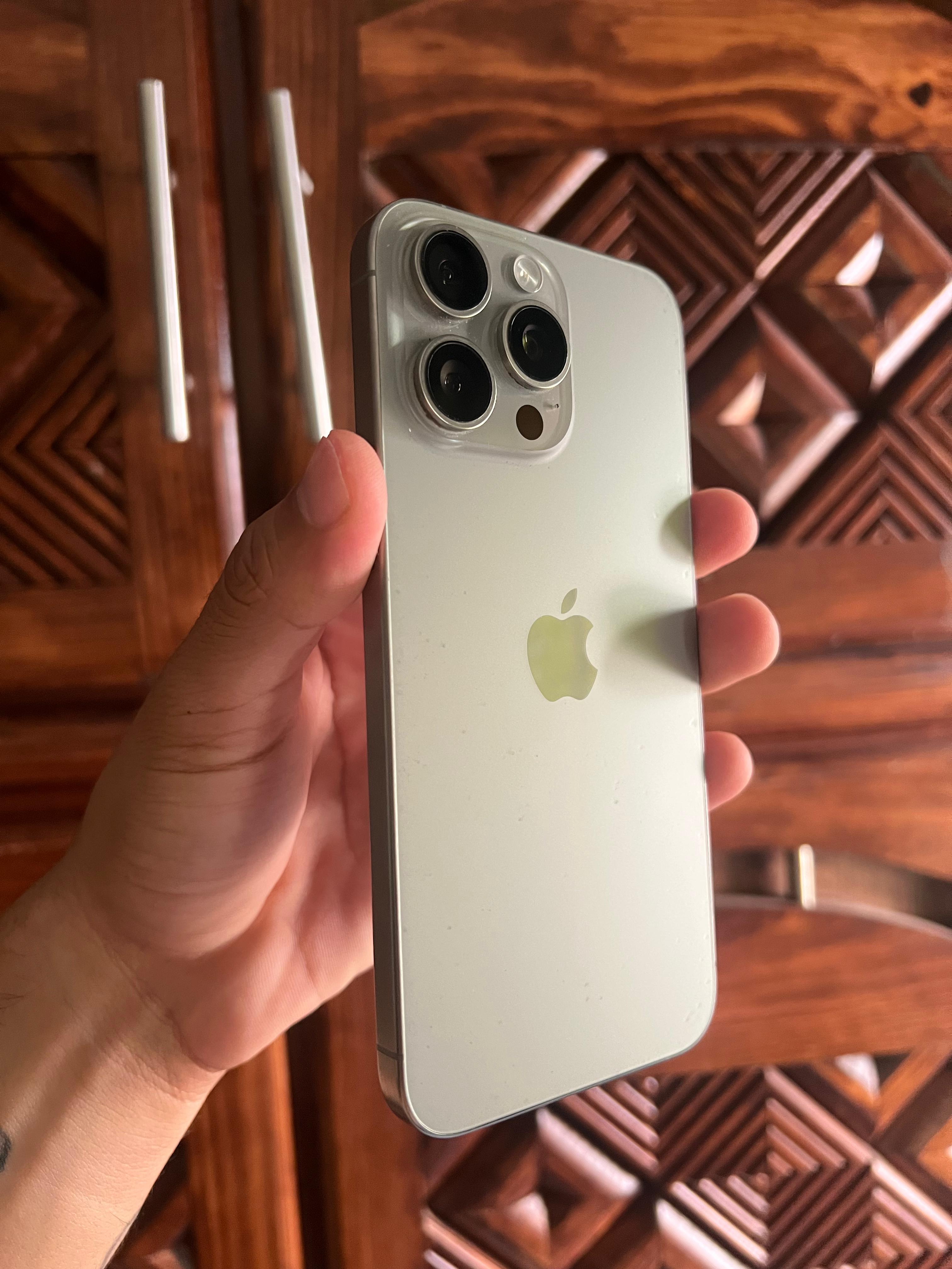 iPhone 15 Pro Max de 256 gb Impecable